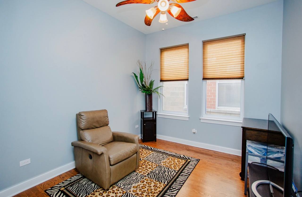 2154 N Natchez Avenue #3N, Chicago, IL 60707