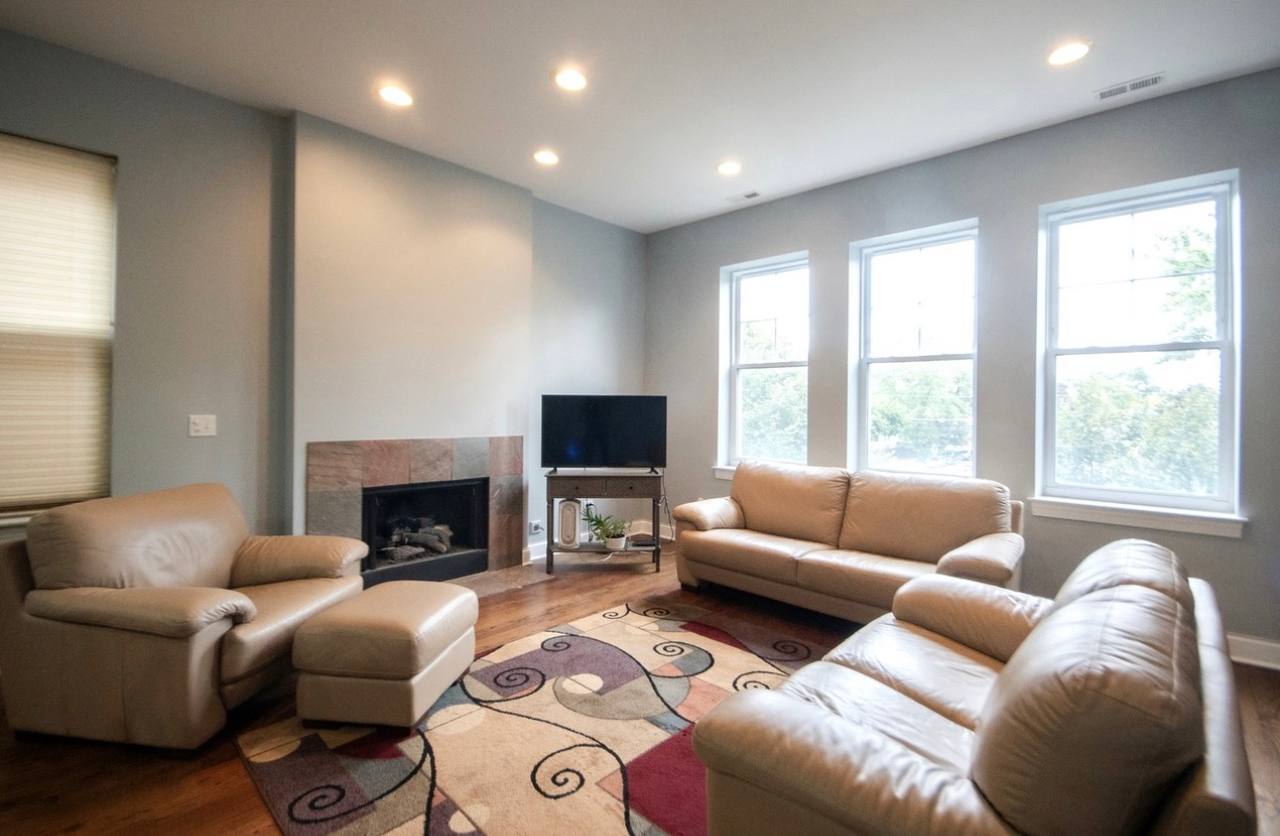 2154 N Natchez Avenue #3N, Chicago, IL 60707