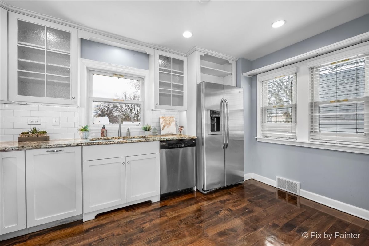 321 E Ardmore Avenue, Roselle, IL 60172