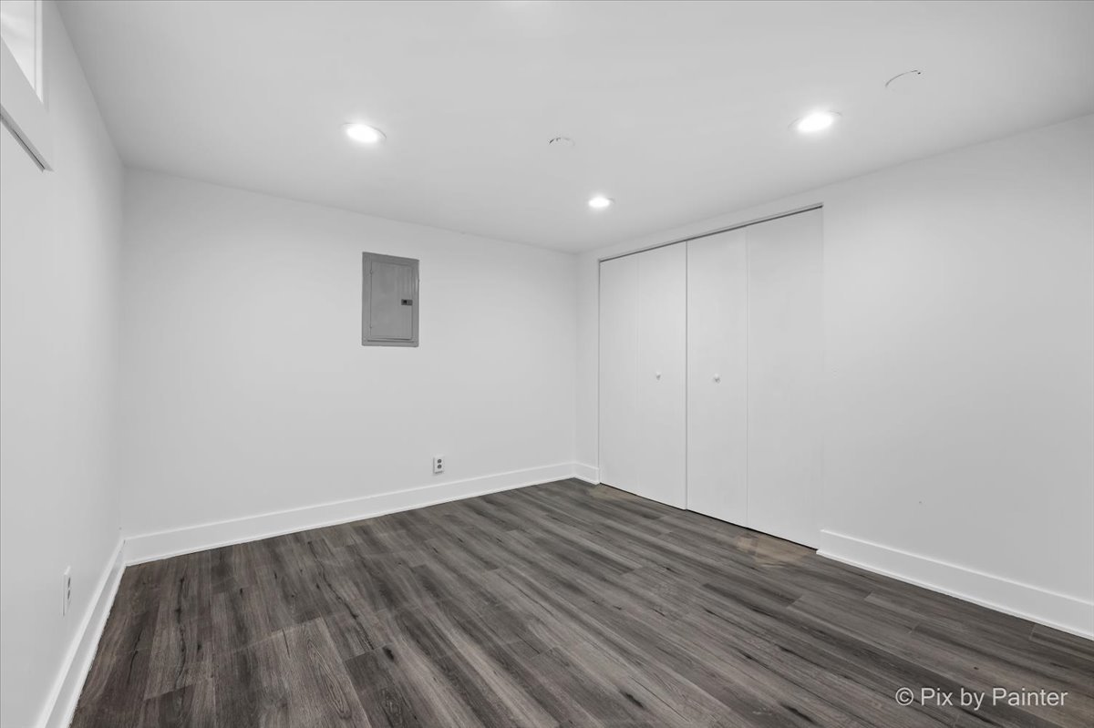 321 E Ardmore Avenue, Roselle, IL 60172