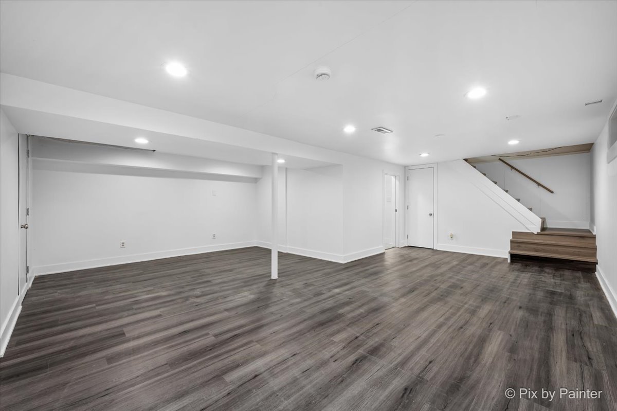 321 E Ardmore Avenue, Roselle, IL 60172