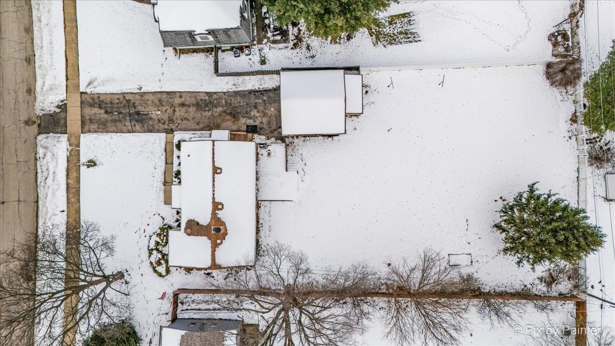 321 E Ardmore Avenue, Roselle, IL 60172