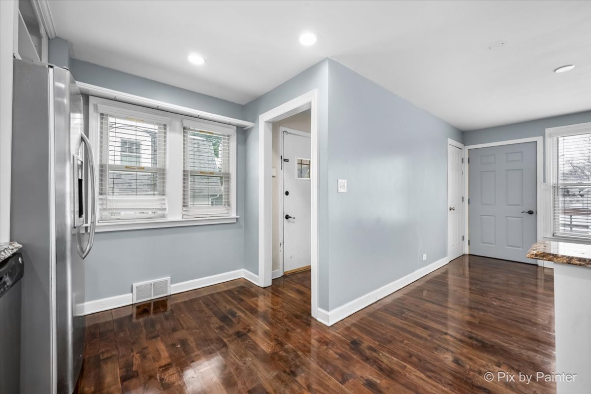 321 E Ardmore Avenue, Roselle, IL 60172