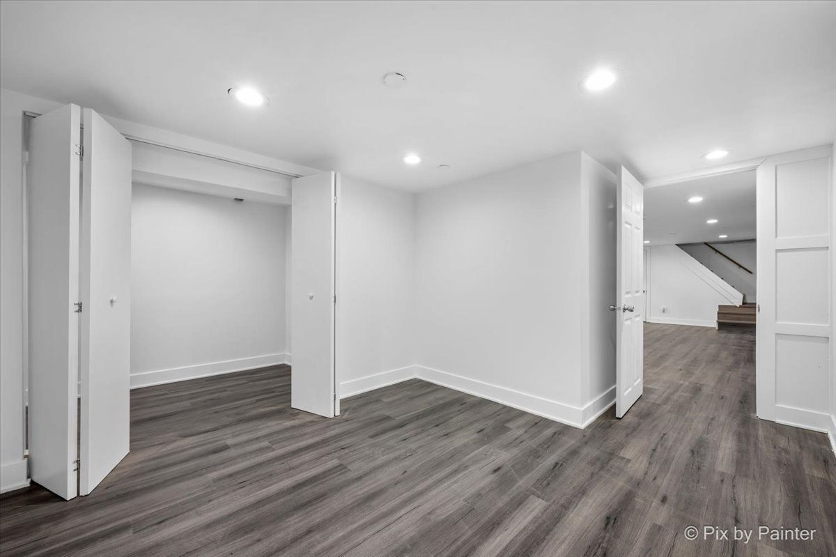 321 E Ardmore Avenue, Roselle, IL 60172