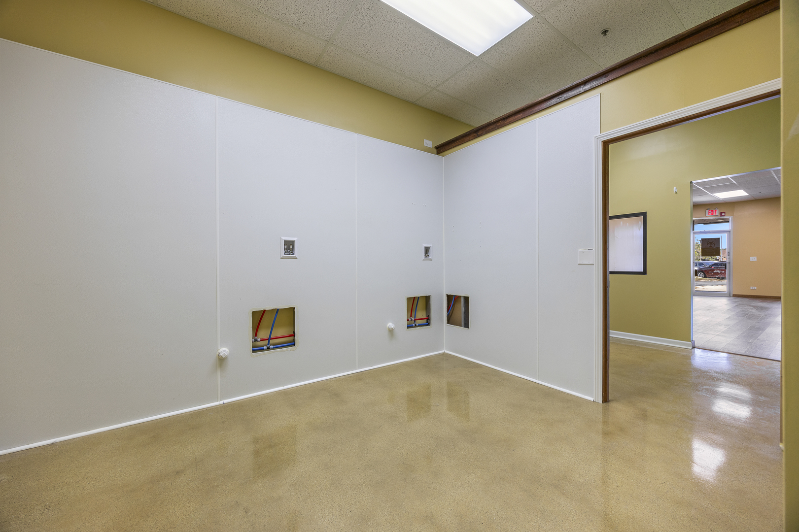 27W209 Geneva Road, Winfield, IL 60190