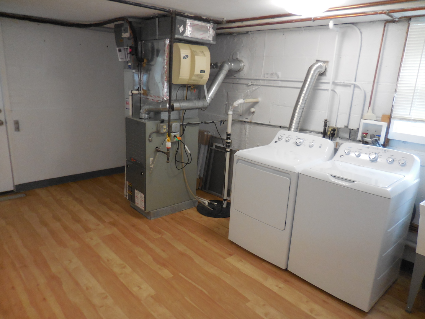 33 N RAMMER Avenue, Arlington Heights, IL 60004