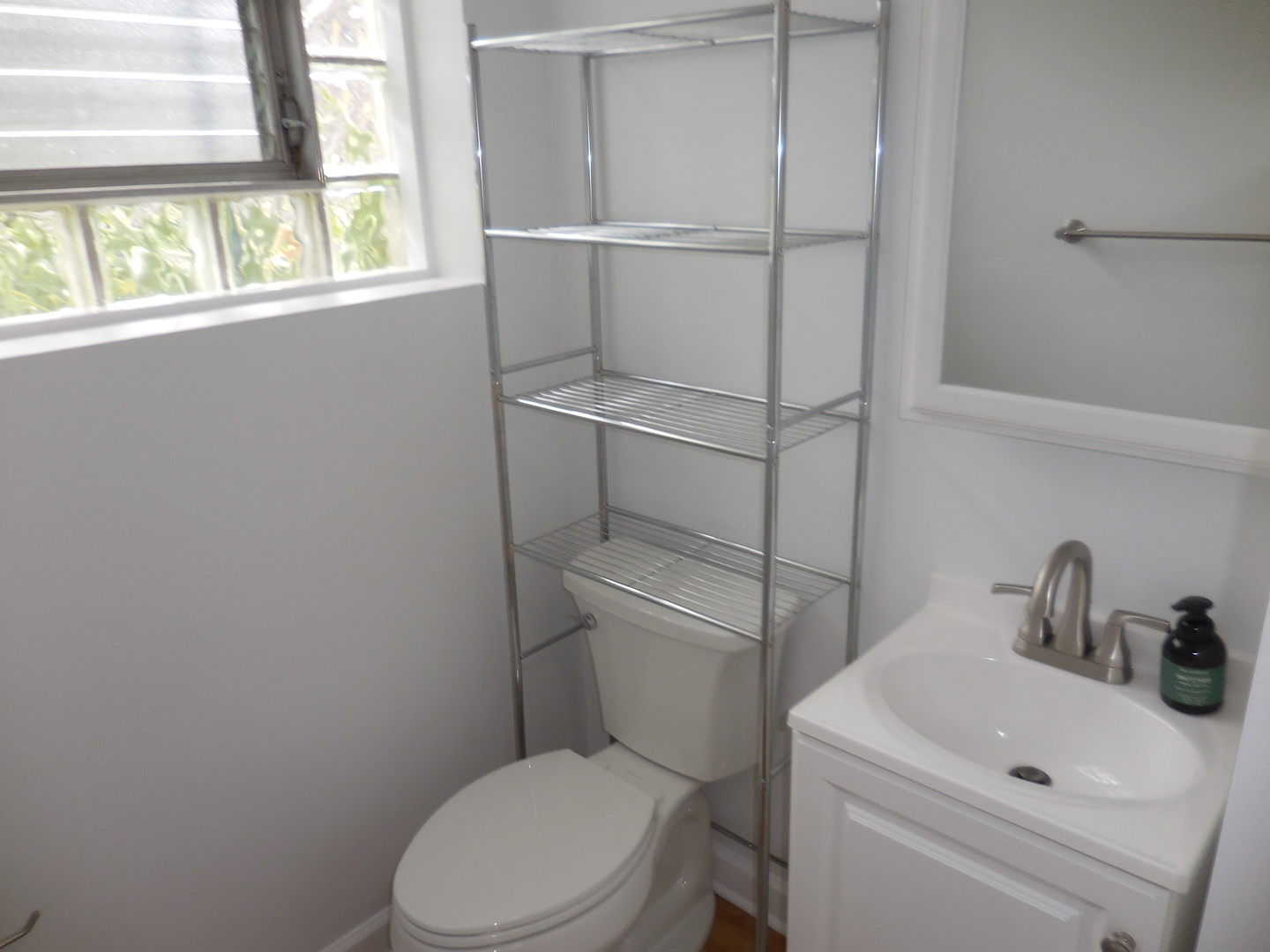 33 N RAMMER Avenue, Arlington Heights, IL 60004