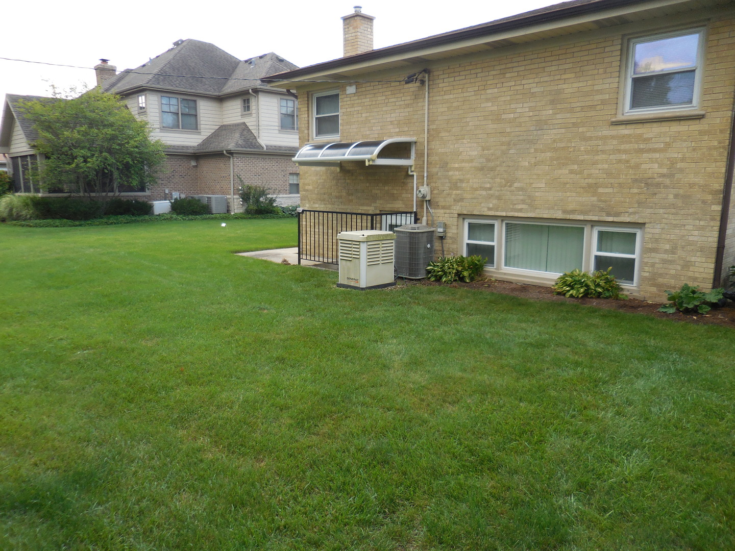 33 N RAMMER Avenue, Arlington Heights, IL 60004