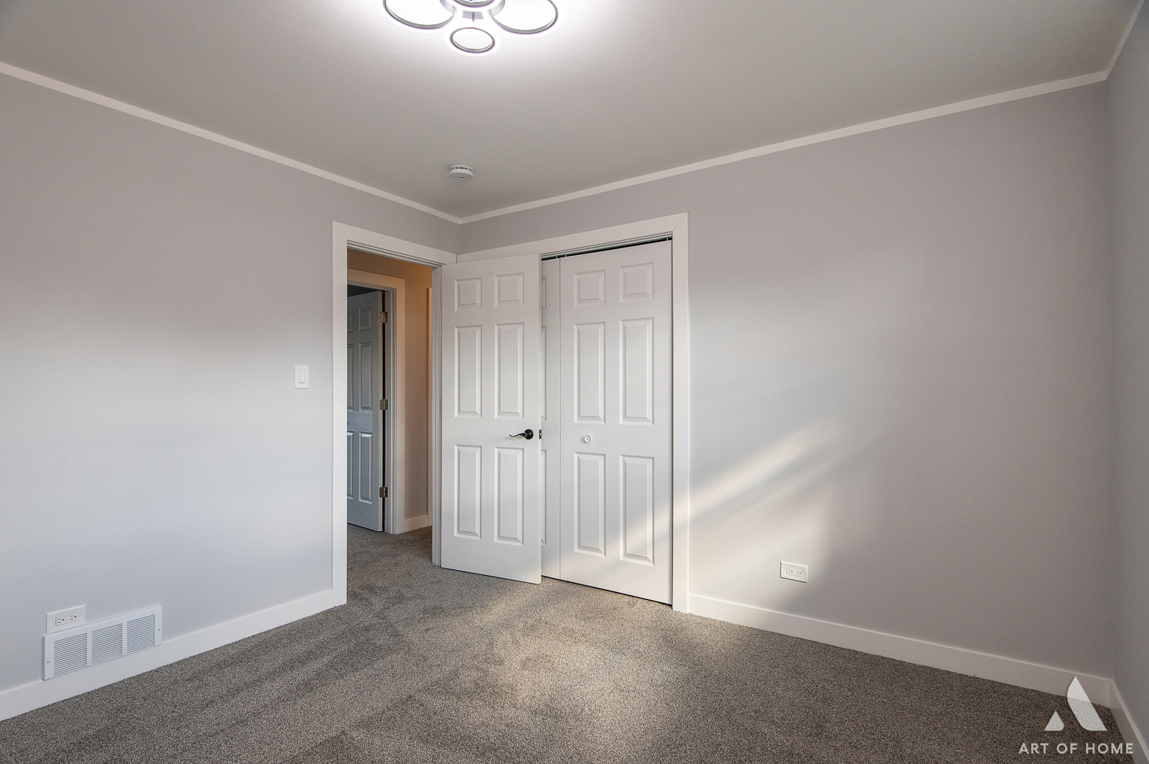 10956 S Nagle Avenue, Worth, IL 60482