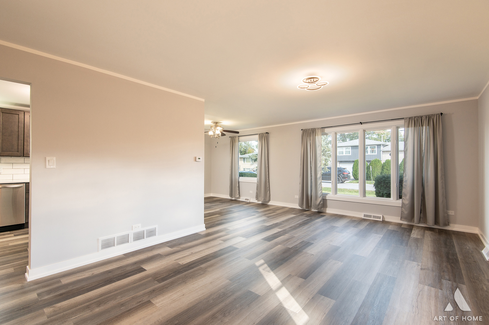 10956 S Nagle Avenue, Worth, IL 60482