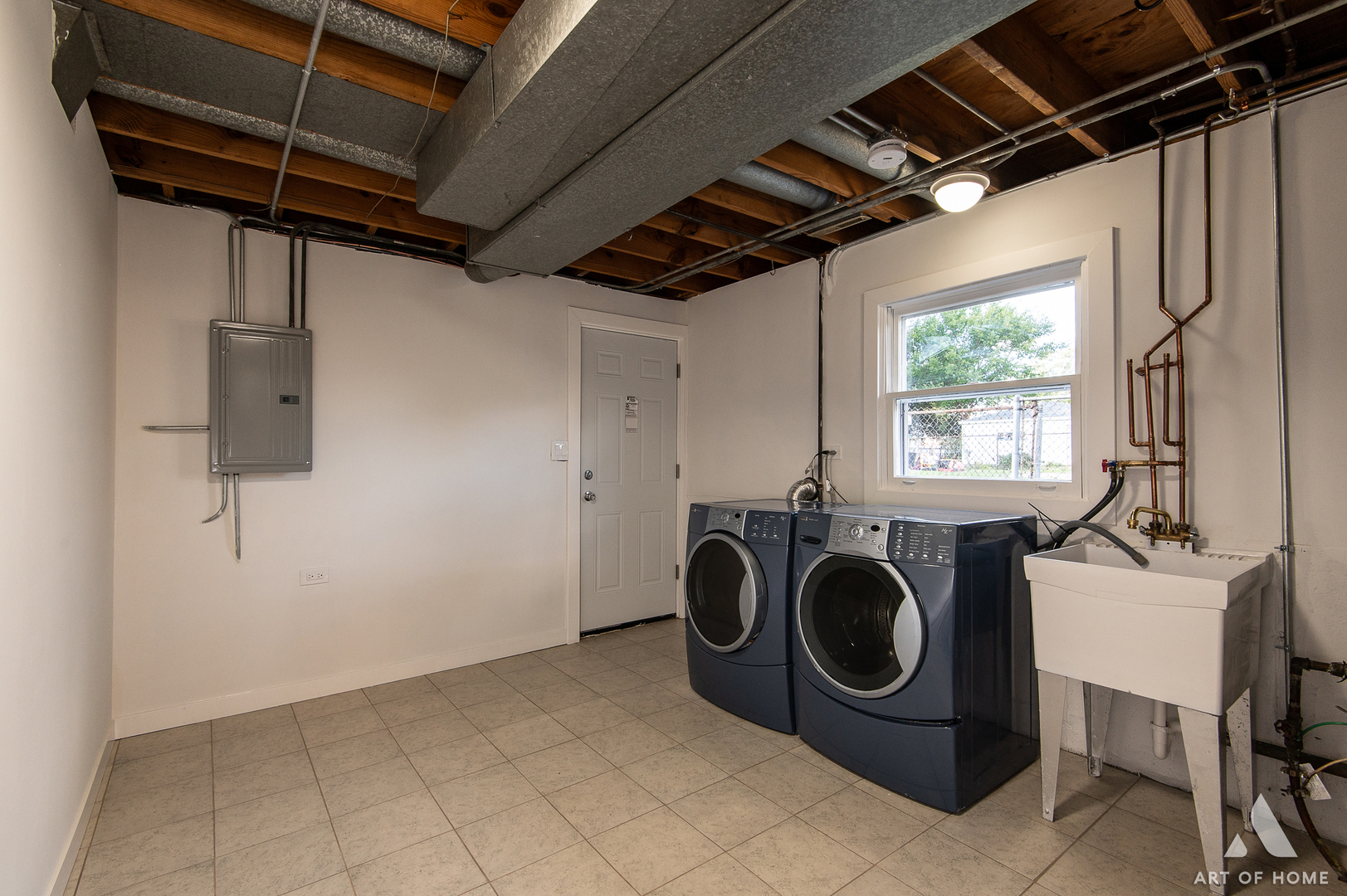 10956 S Nagle Avenue, Worth, IL 60482