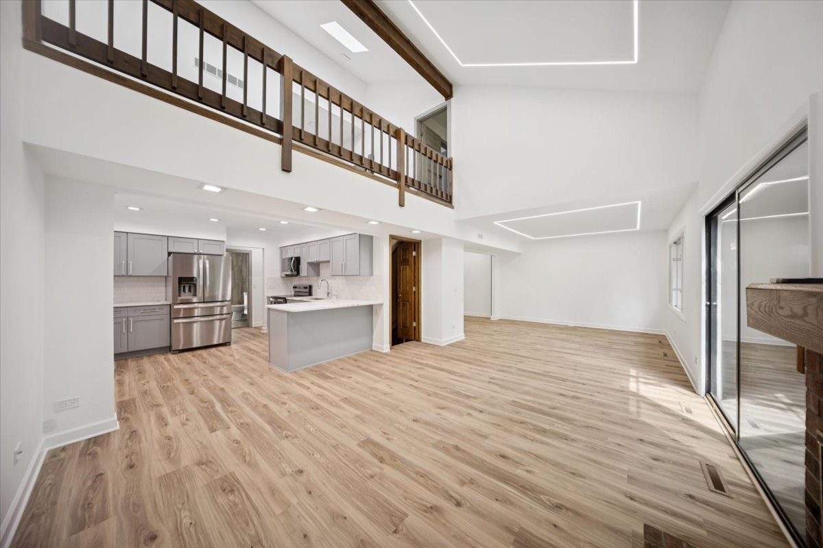 567 Cress Creek Lane, Crystal Lake, IL 60014