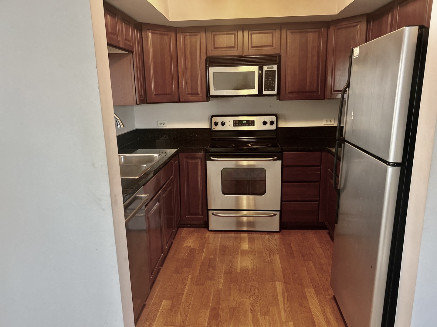 31 Foxcroft Road #207, Naperville, IL 60565