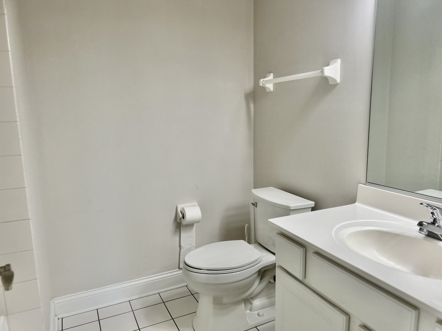 31 Foxcroft Road #207, Naperville, IL 60565