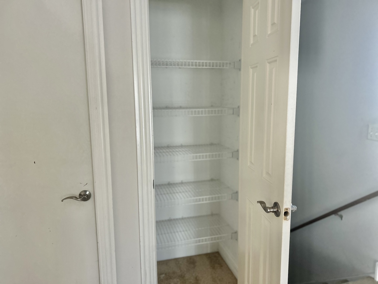 31 Foxcroft Road #207, Naperville, IL 60565