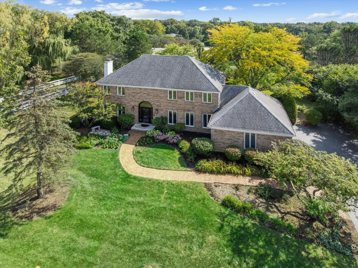 304 Surrey Lane, Lincolnshire, IL 60045