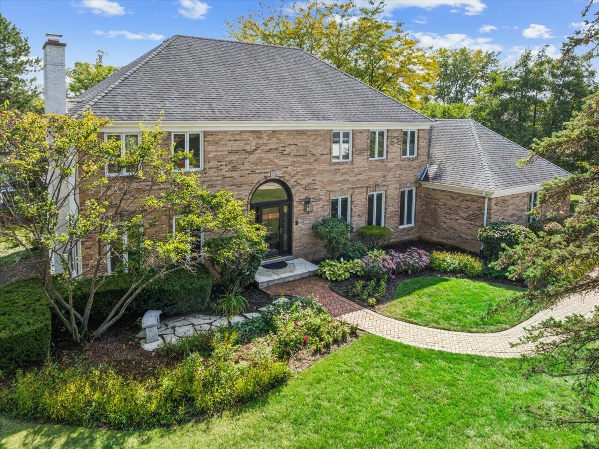 304 Surrey Lane, Lincolnshire, IL 60045