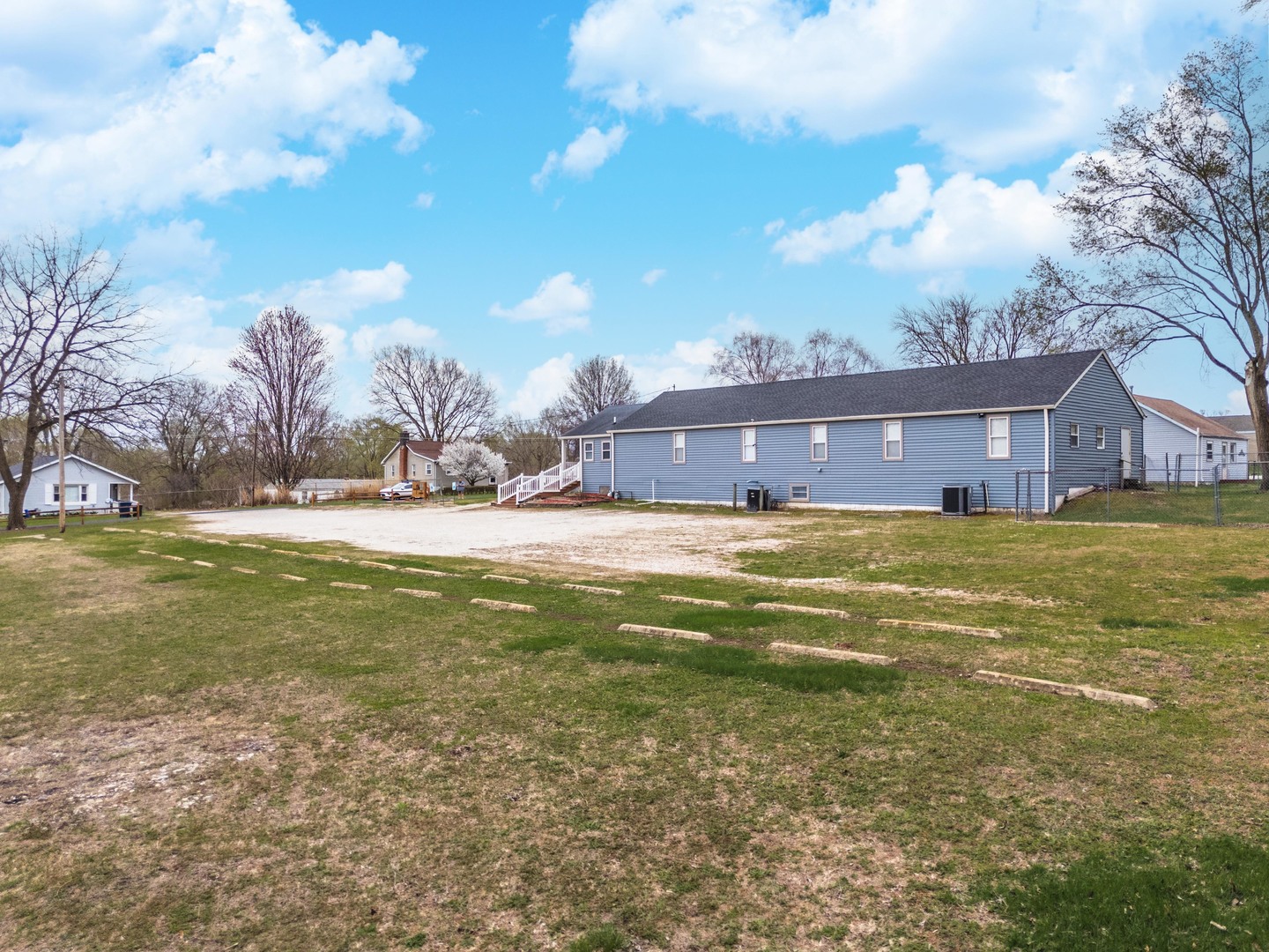 13895 1st Street, Pekin, IL 61554