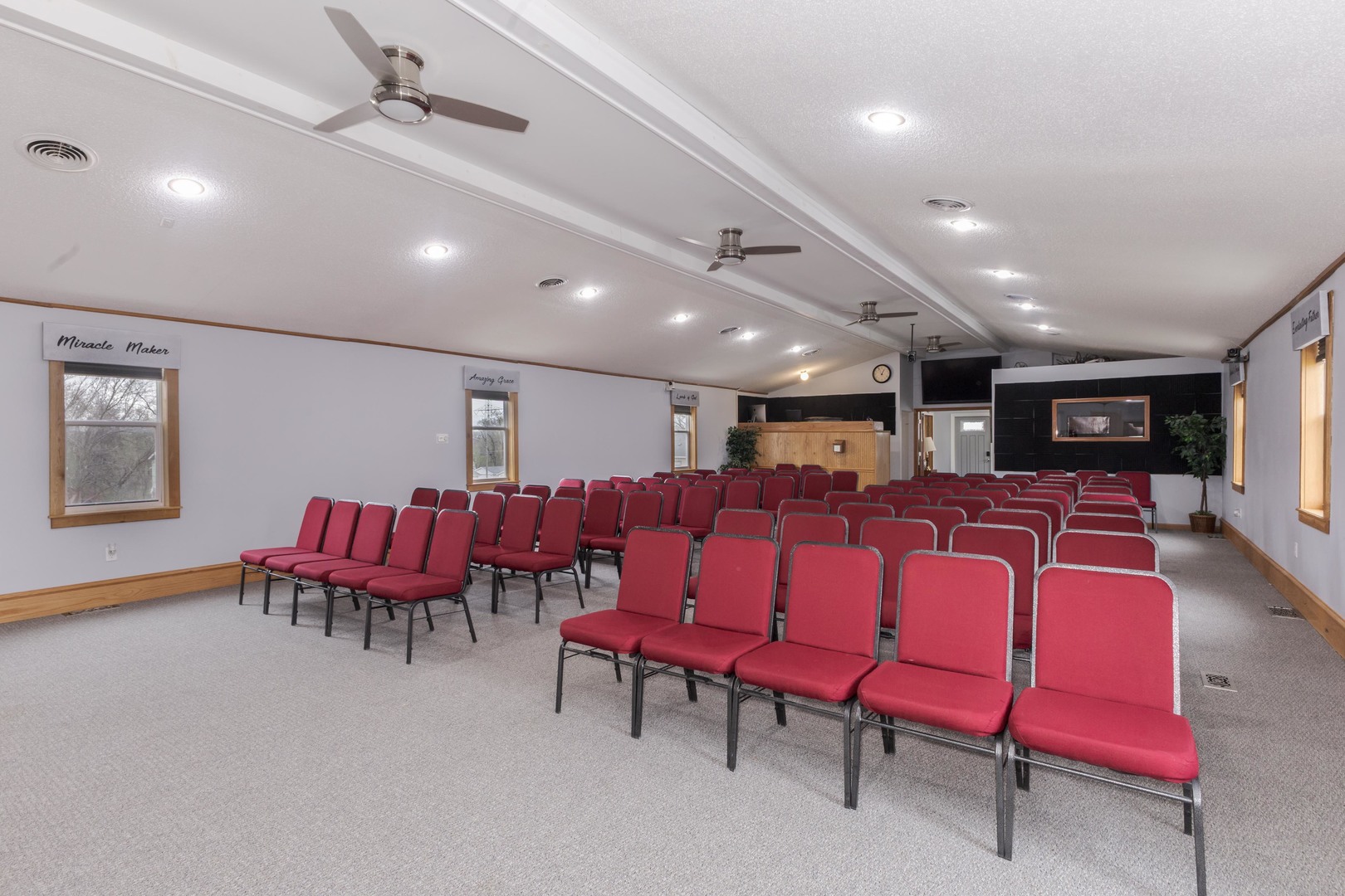 13895 1st Street, Pekin, IL 61554