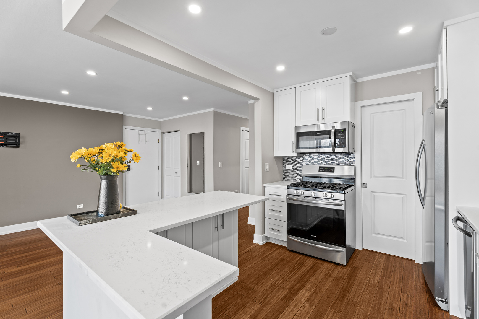 327 Wildberry Court #C2, Schaumburg, IL 60193