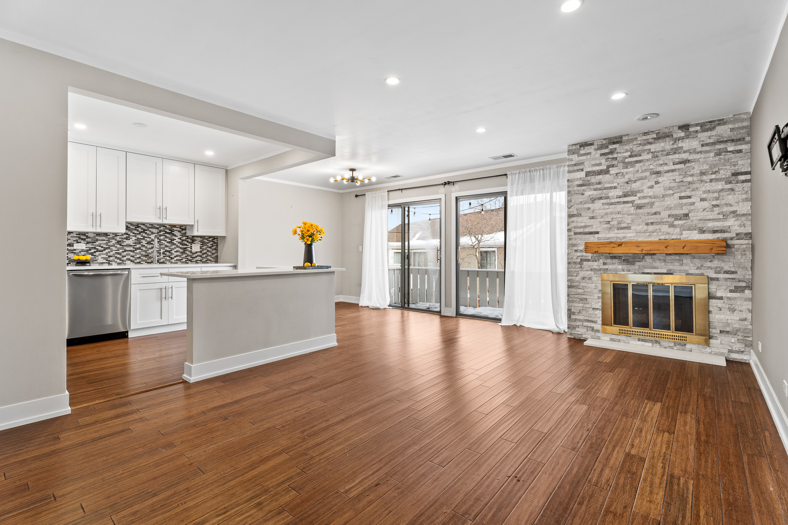 327 Wildberry Court #C2, Schaumburg, IL 60193