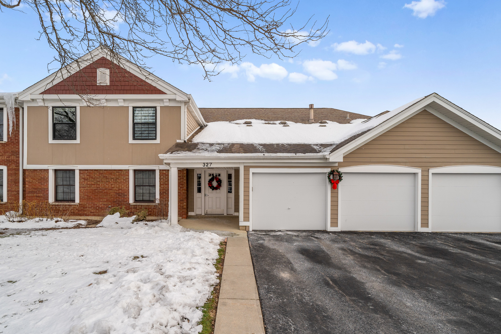 327 Wildberry Court #C2, Schaumburg, IL 60193