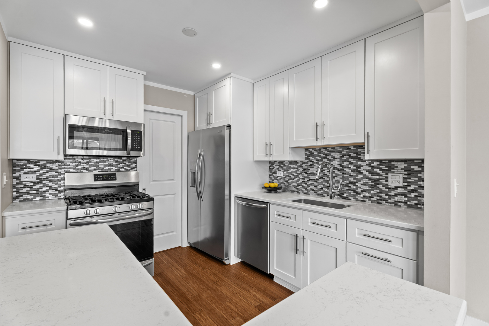 327 Wildberry Court #C2, Schaumburg, IL 60193