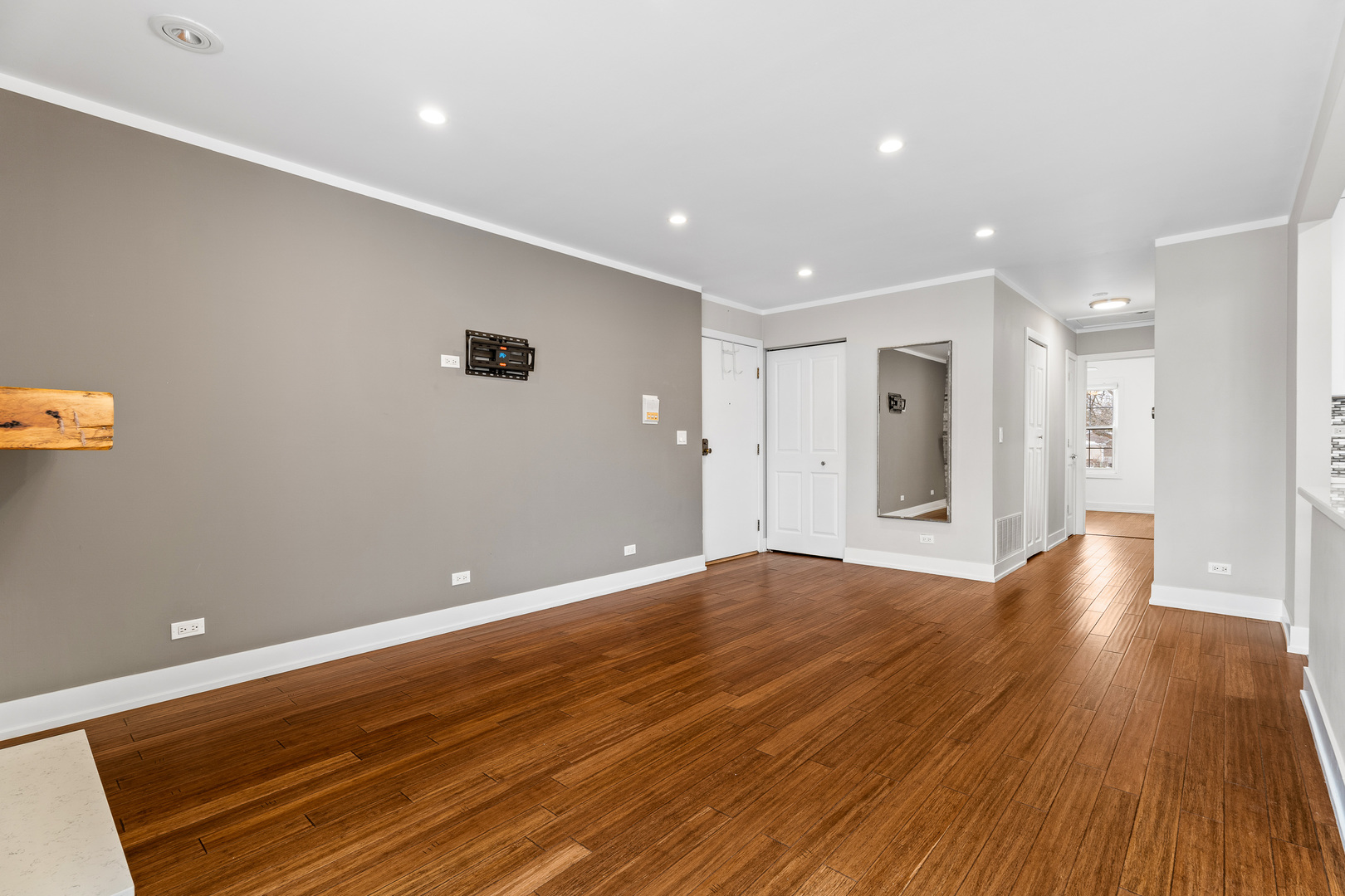 327 Wildberry Court #C2, Schaumburg, IL 60193