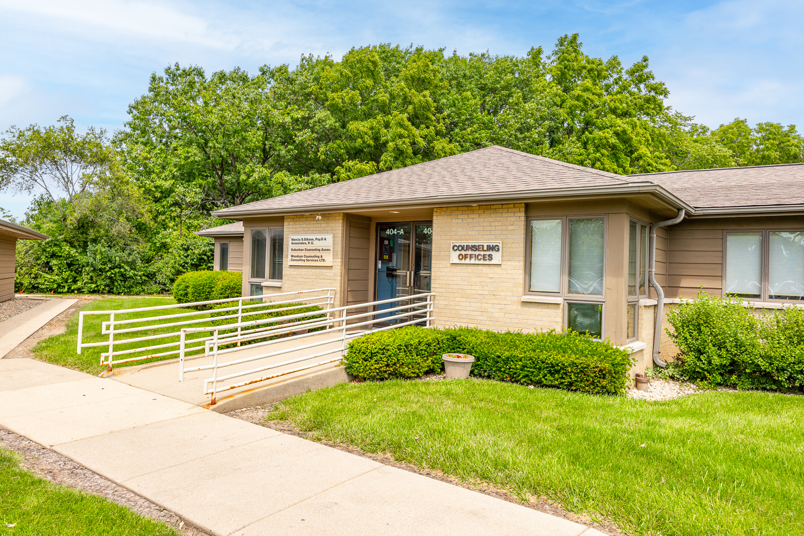 402 W Boughton Road, Bolingbrook, IL 60440