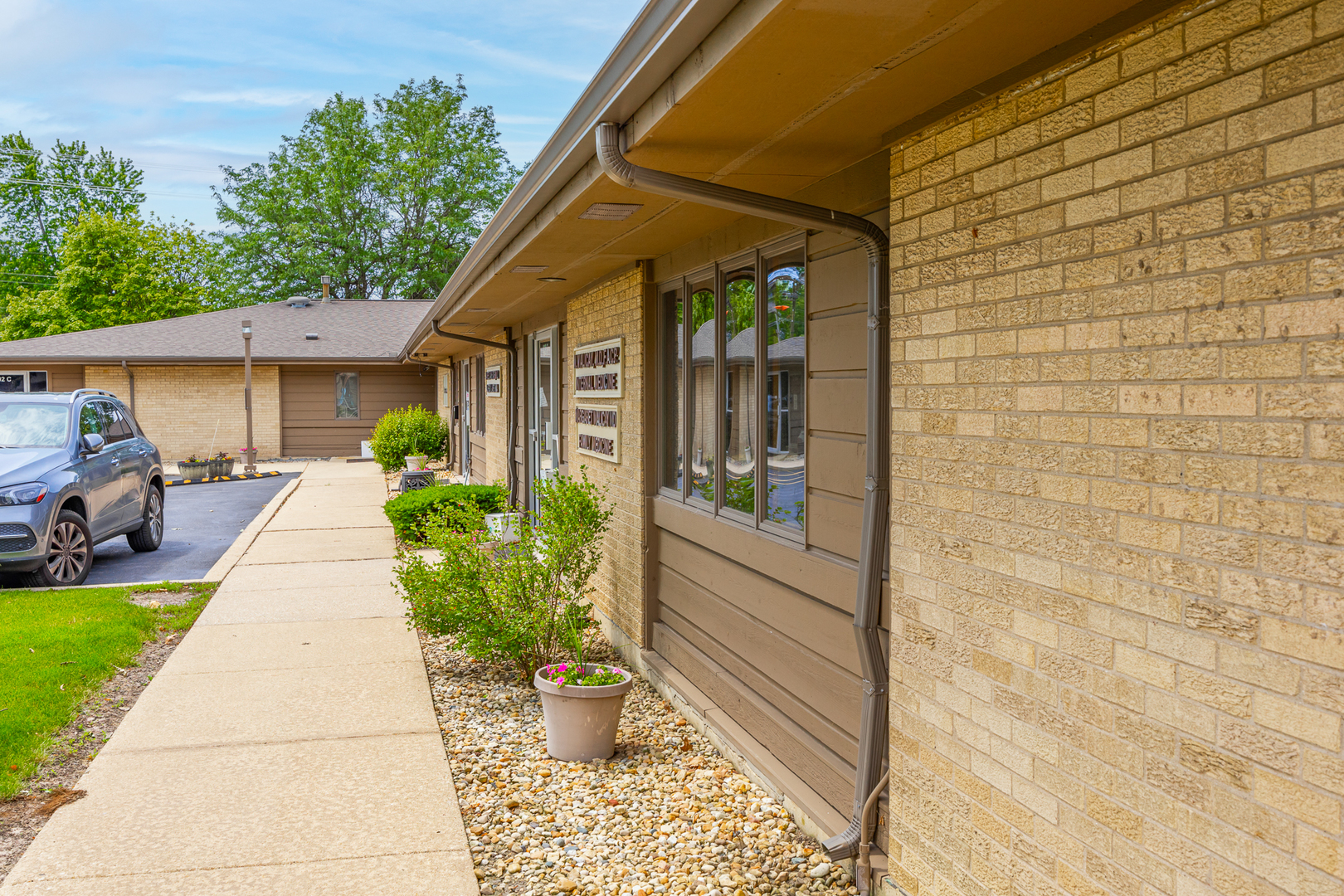 402 W Boughton Road, Bolingbrook, IL 60440