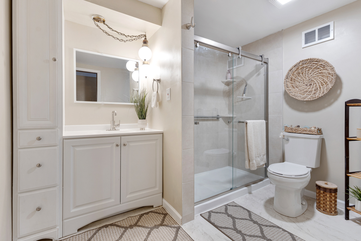 Round Lake Beach, IL 60073