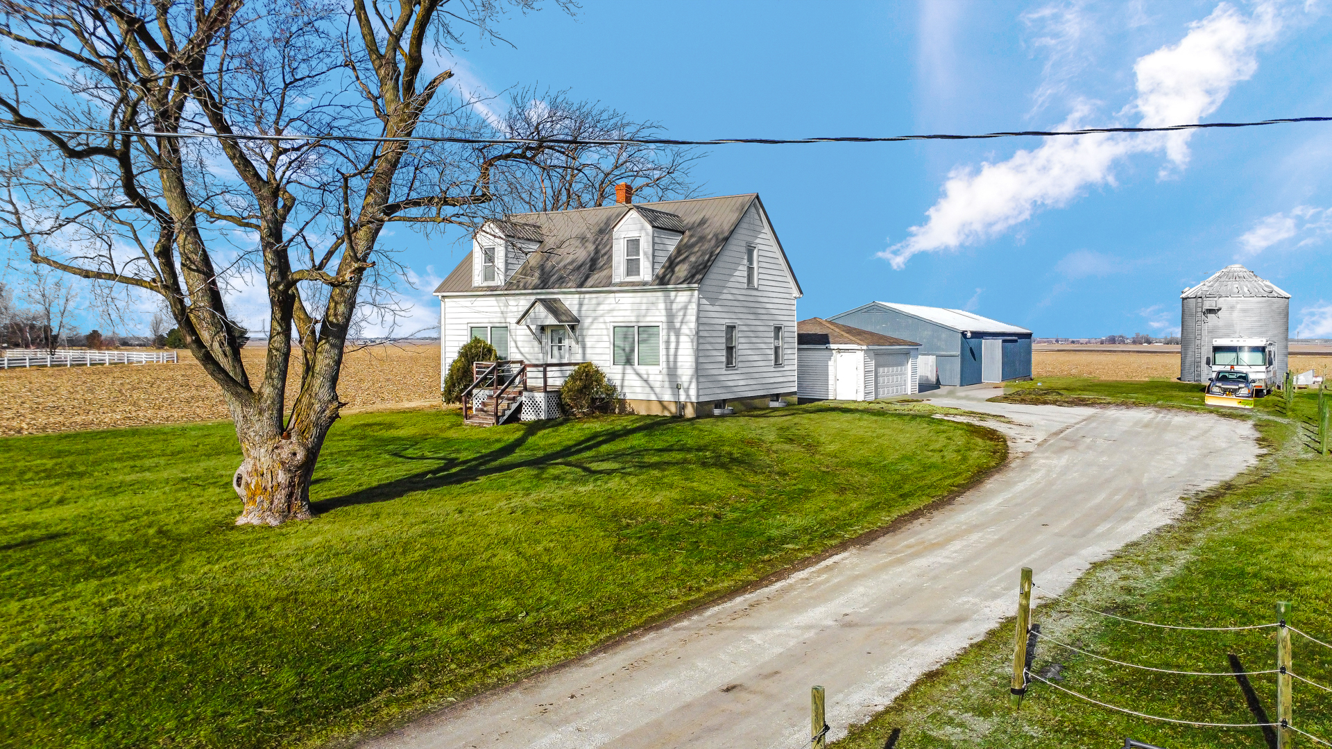 9825 E 11000n Road, Grant Park, IL 60940