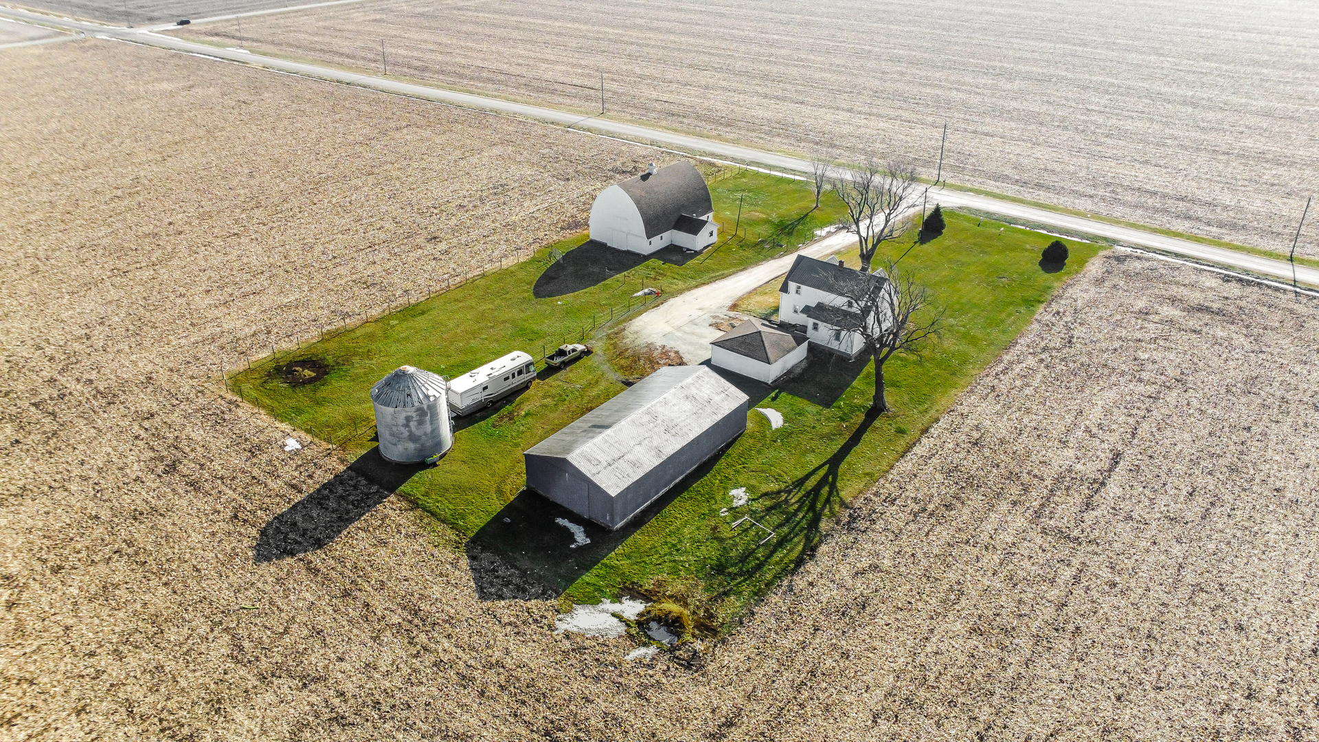 9825 E 11000n Road, Grant Park, IL 60940