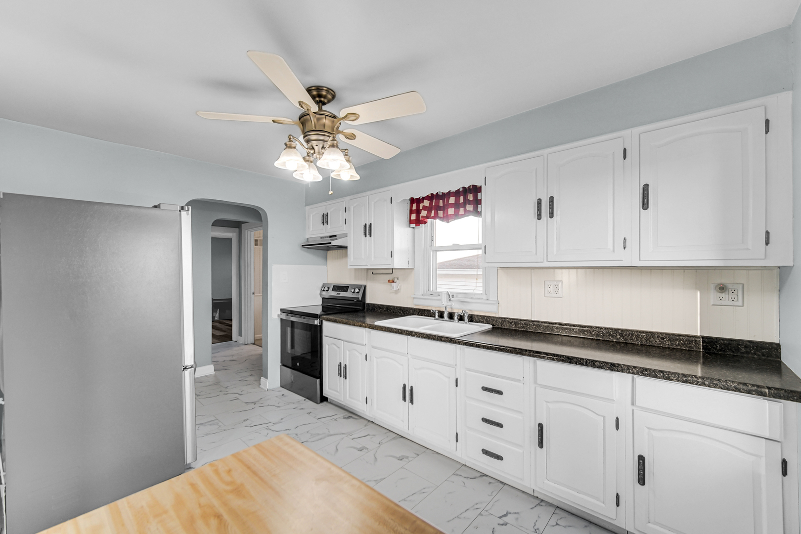 9825 E 11000n Road, Grant Park, IL 60940