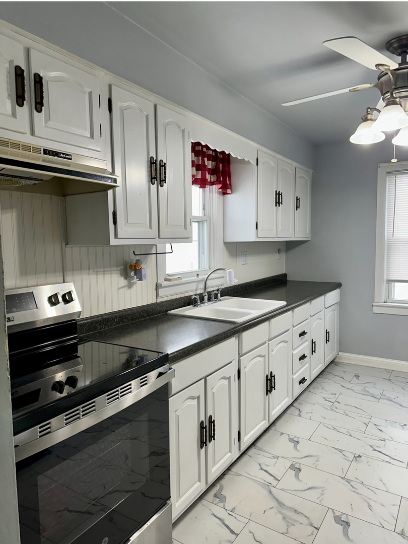 9825 E 11000n Road, Grant Park, IL 60940