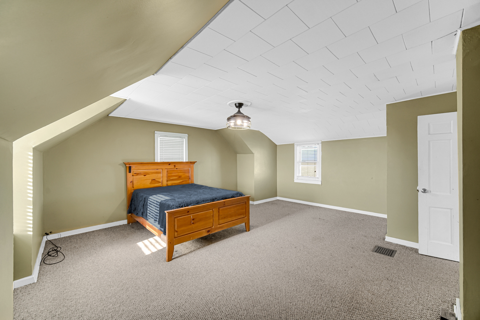 9825 E 11000n Road, Grant Park, IL 60940