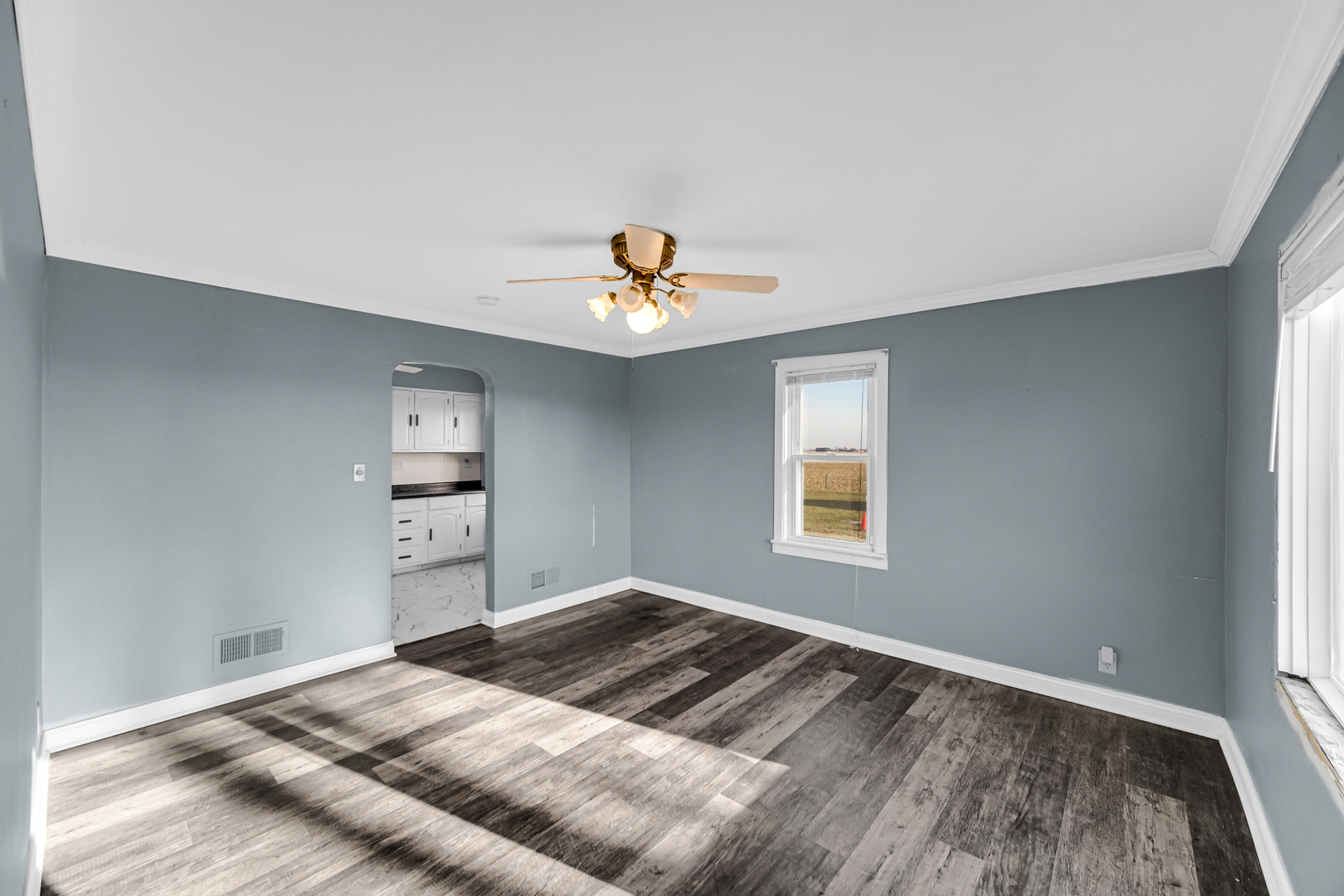 9825 E 11000n Road, Grant Park, IL 60940