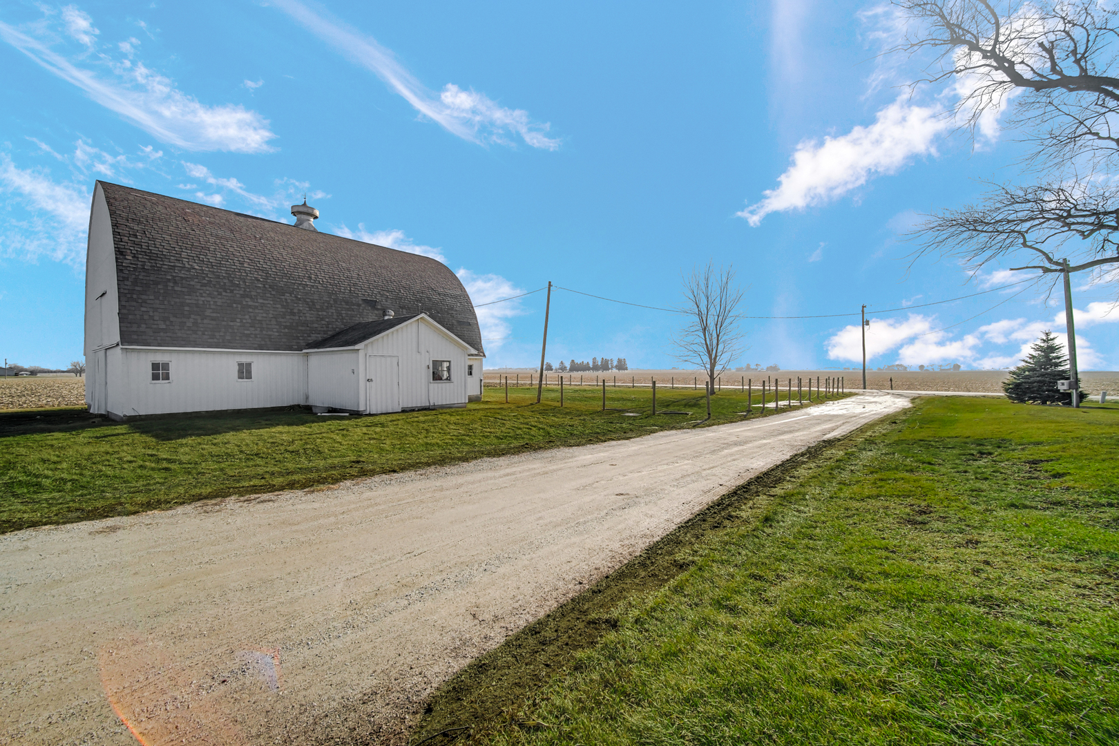 9825 E 11000n Road, Grant Park, IL 60940