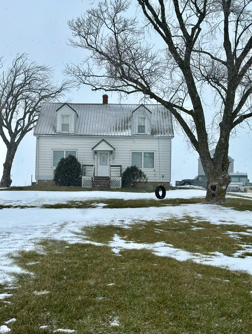 9825 E 11000n Road, Grant Park, IL 60940