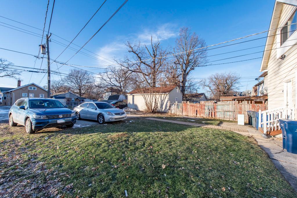 832 Lenox Avenue, Waukegan, IL 60085