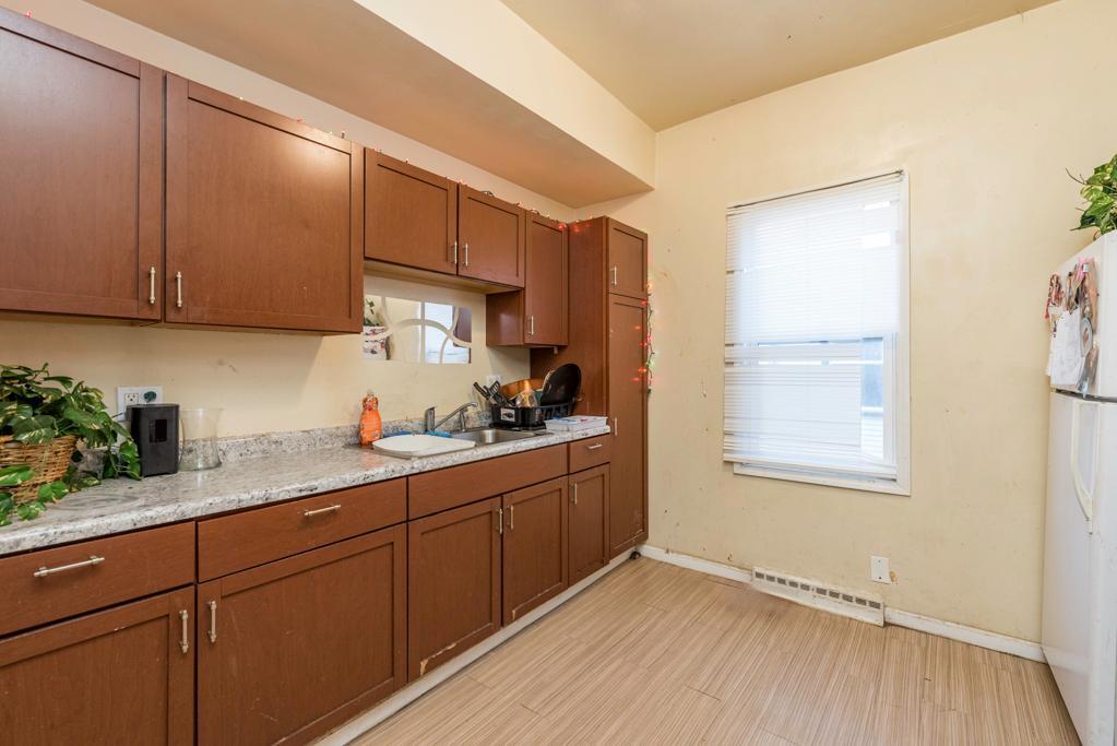 832 Lenox Avenue, Waukegan, IL 60085