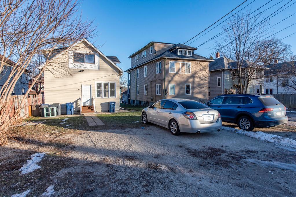 832 Lenox Avenue, Waukegan, IL 60085