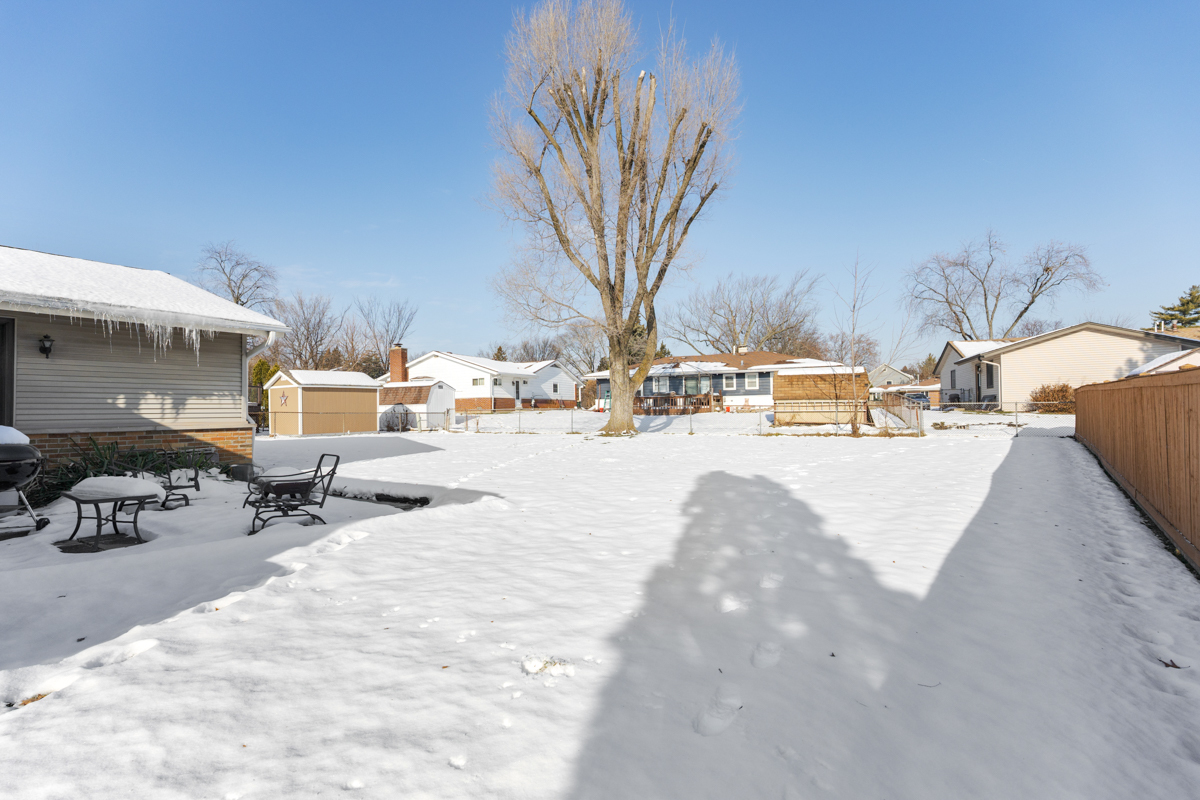 739 DELPHIA Avenue, Elk Grove Village, IL 60007