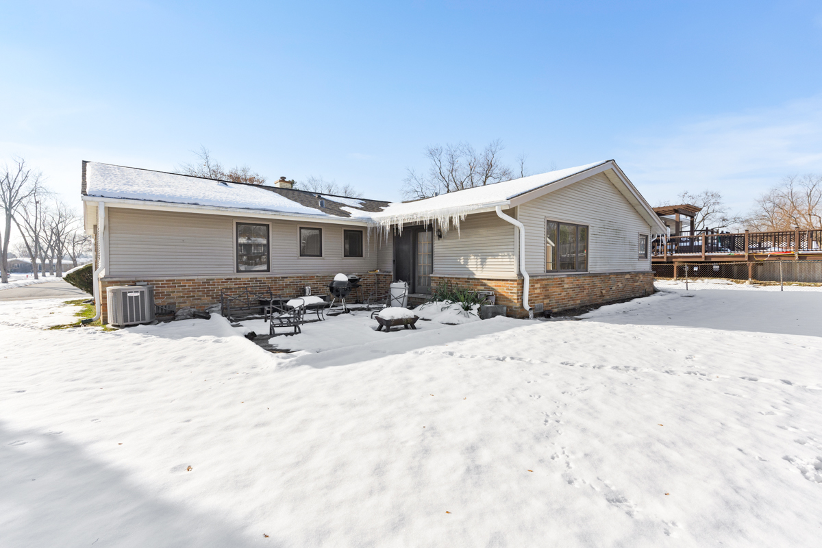 739 DELPHIA Avenue, Elk Grove Village, IL 60007