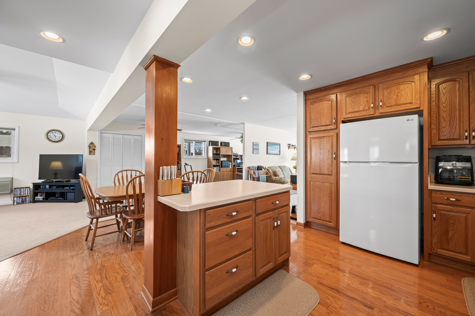 1610 N Chestnut Avenue, Arlington Heights, IL 60004