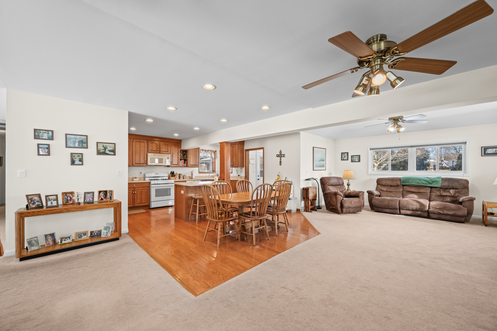 1610 N Chestnut Avenue, Arlington Heights, IL 60004