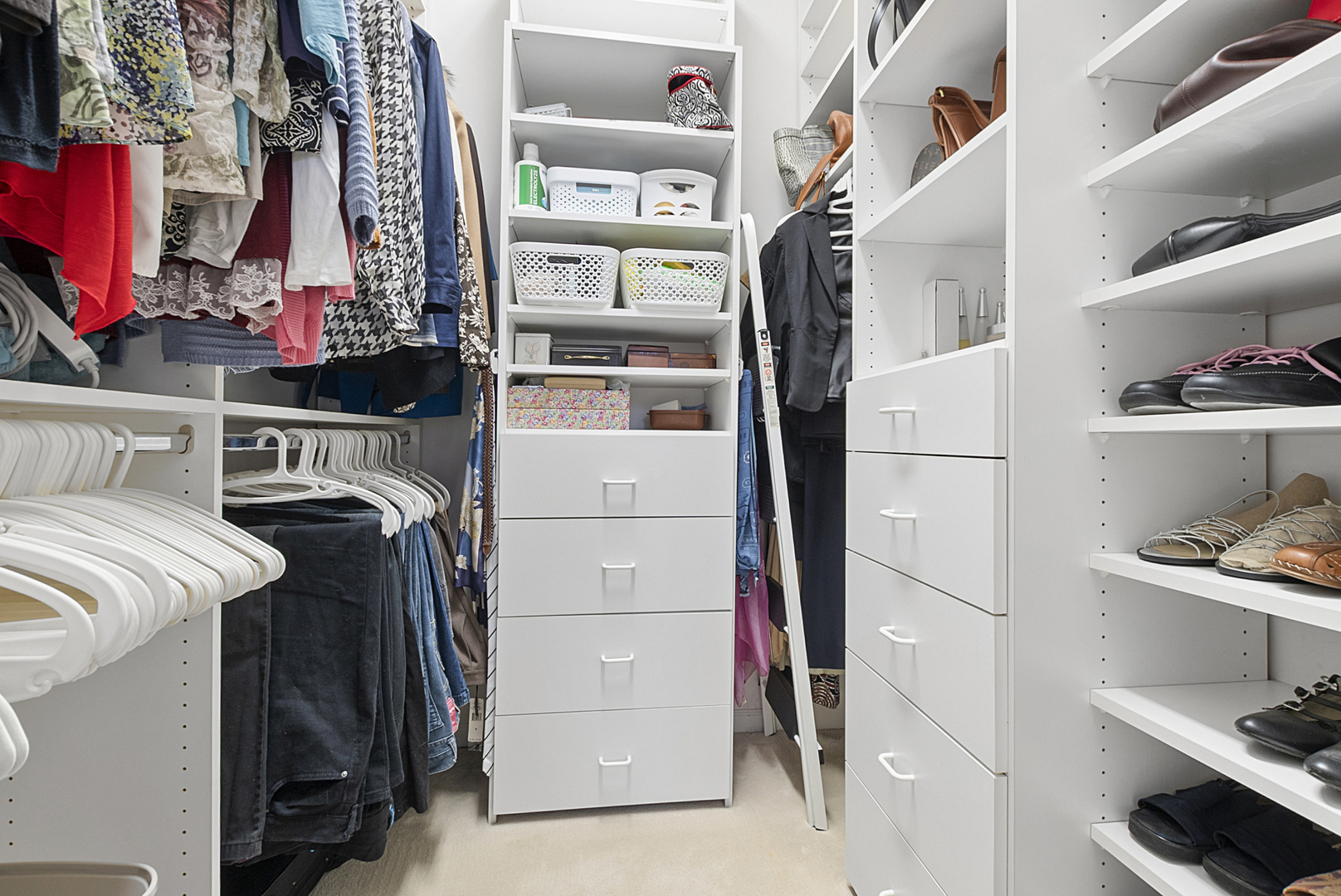 18332 Pond View Court, Tinley Park, IL 60477