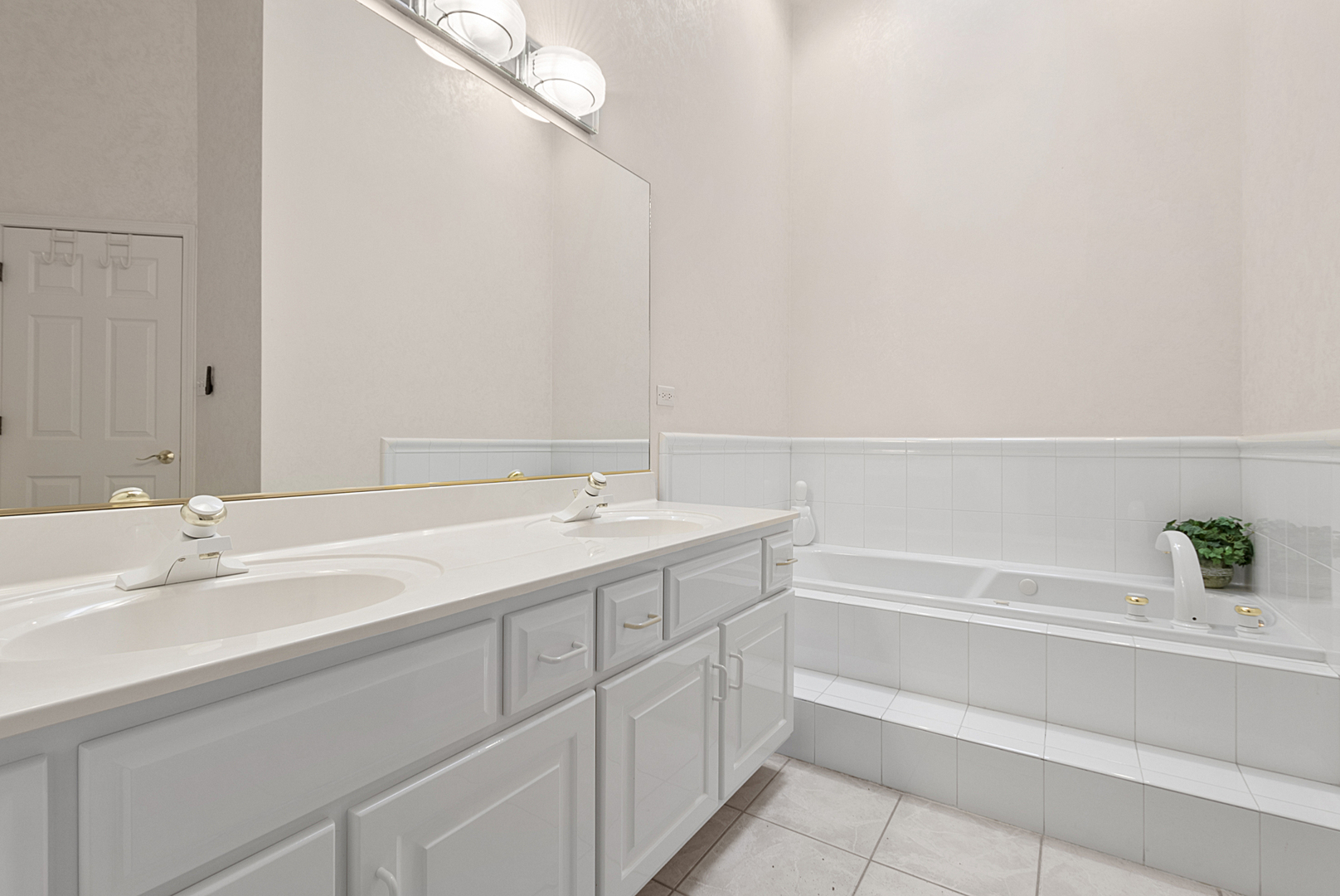 18332 Pond View Court, Tinley Park, IL 60477