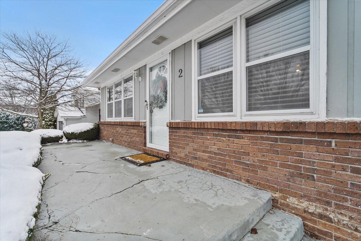 2 Yew Court, Bloomington, IL 61701