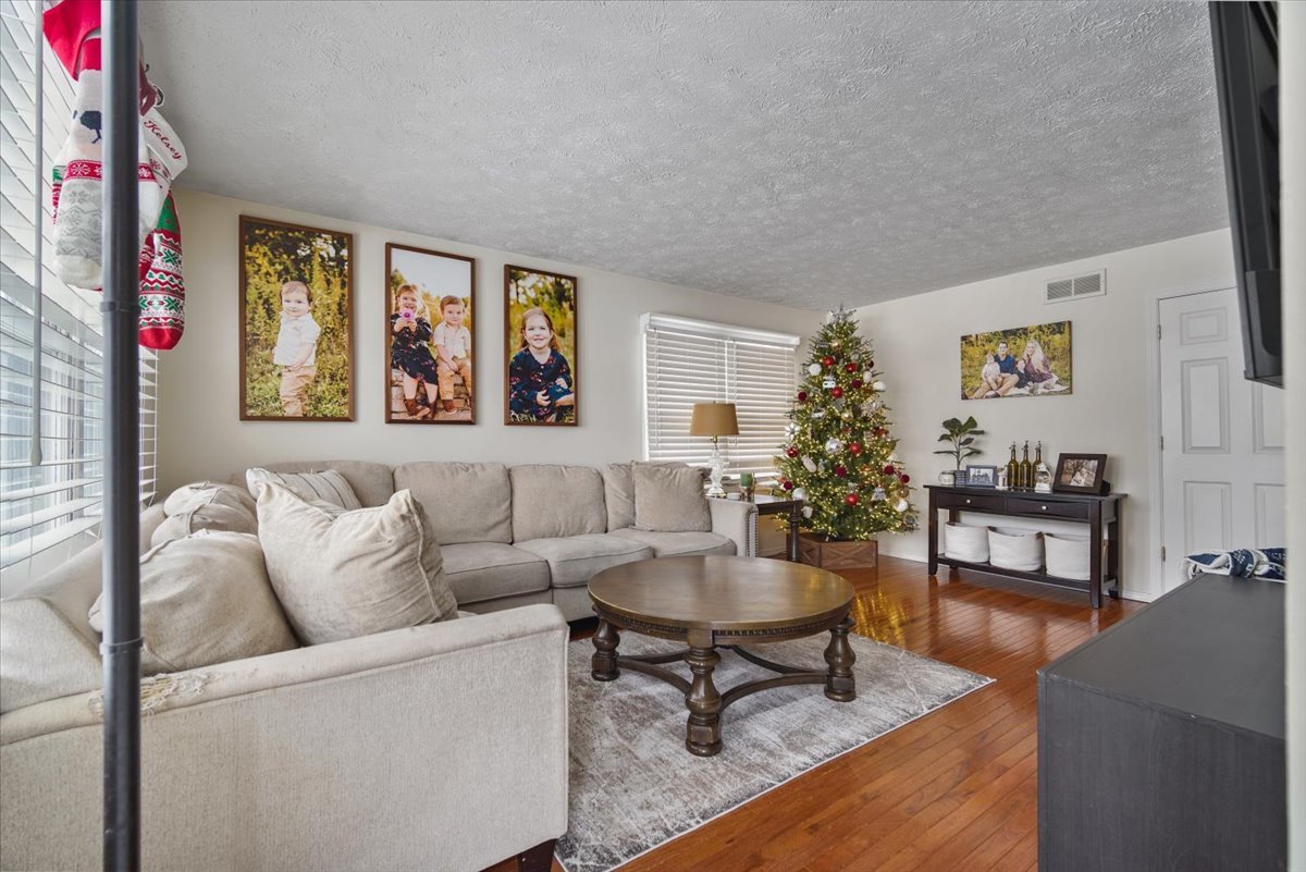 2 Yew Court, Bloomington, IL 61701